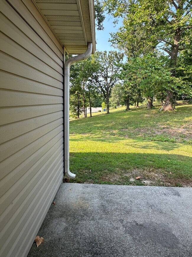 Building Photo - 4 Bed 2 Bath FOR RENT in Waynesville