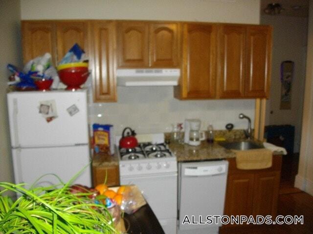 Building Photo - 1412 Commonwealth Ave