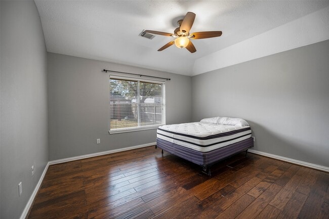 Building Photo - 20431 Fairfield Park Way