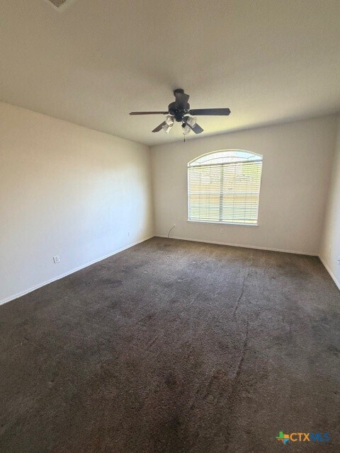 Building Photo - 225 Memory Ln