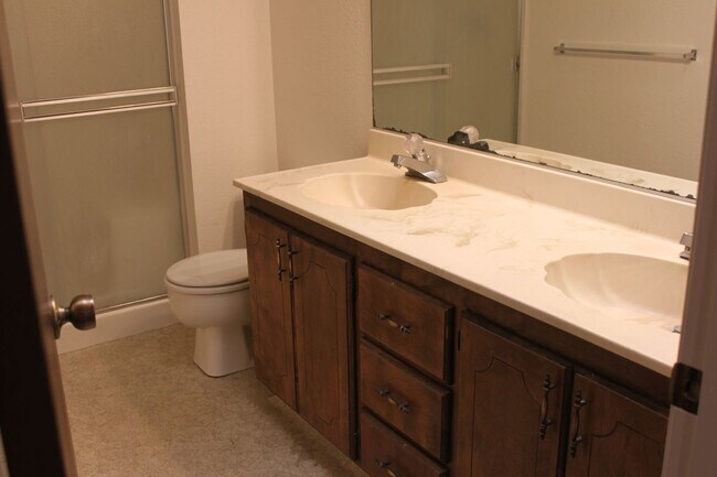 Building Photo - 3 Bedroom Home in Sebastopol