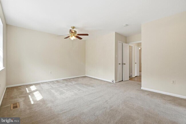 Building Photo - 8031 Sleepy View Ln