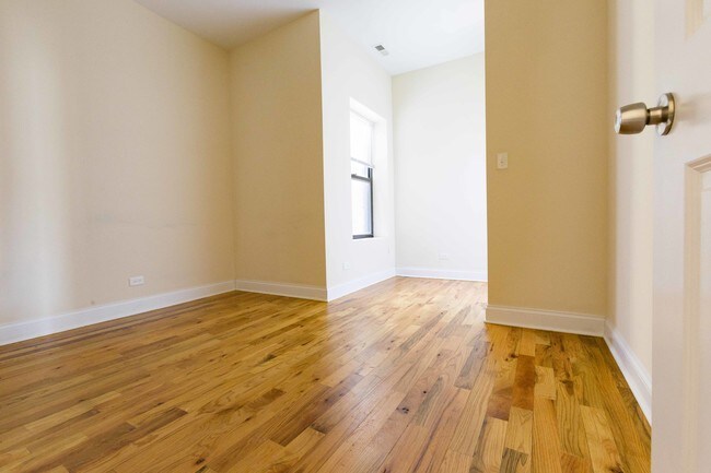 Building Photo - 1222-24 W. Argyle St.