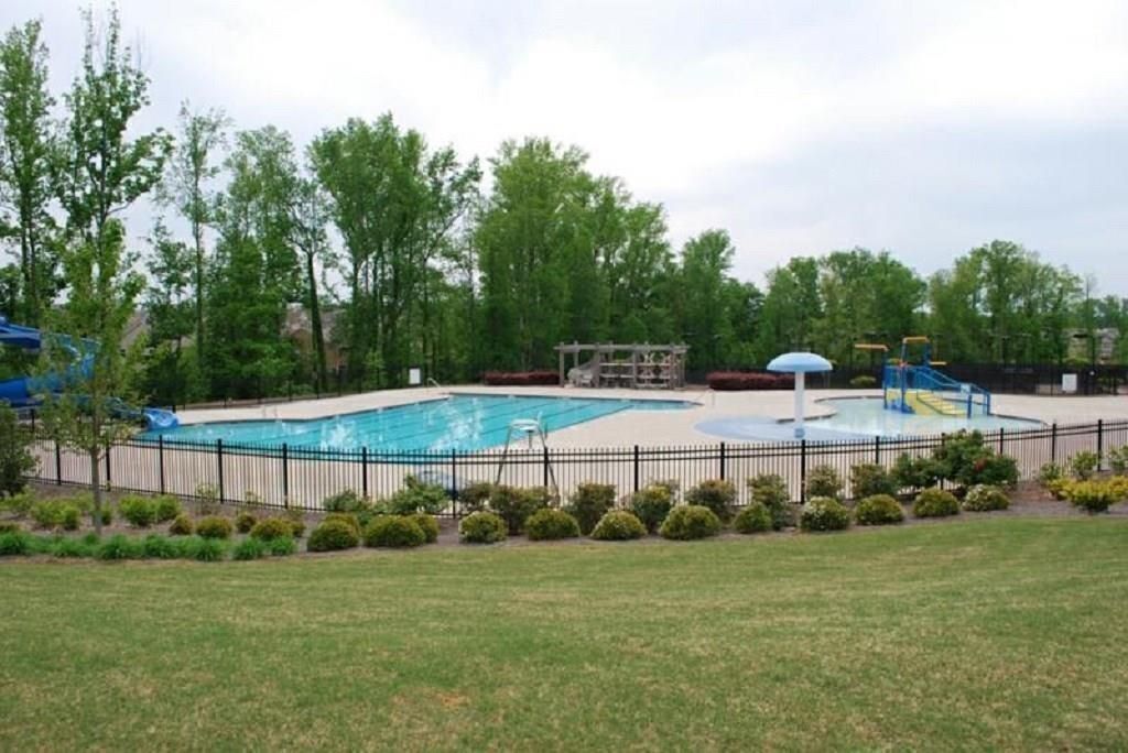 Building Photo - 5720 Weddington Dr