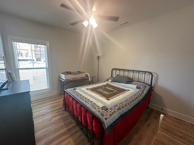 Building Photo - Stunning 4BR/2BA Home in Legacy Hill Estates