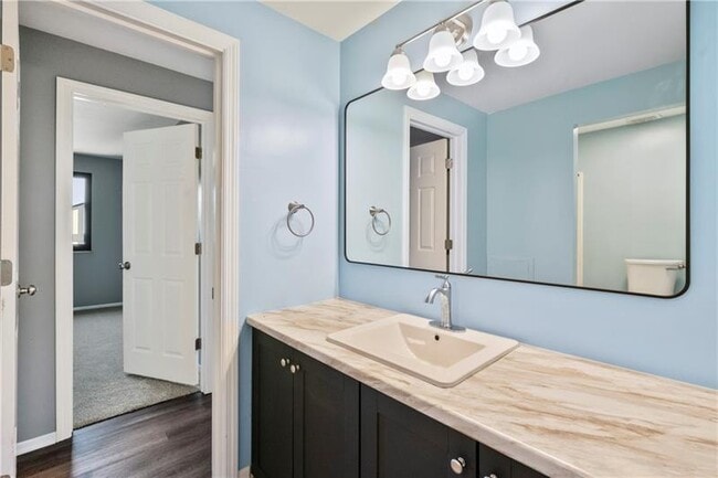 Building Photo - 238 Woodbridge Dr