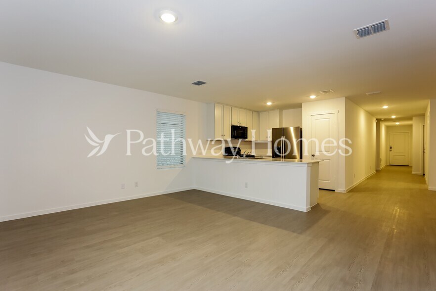 Building Photo - 1533 Lanner Mdws Ln