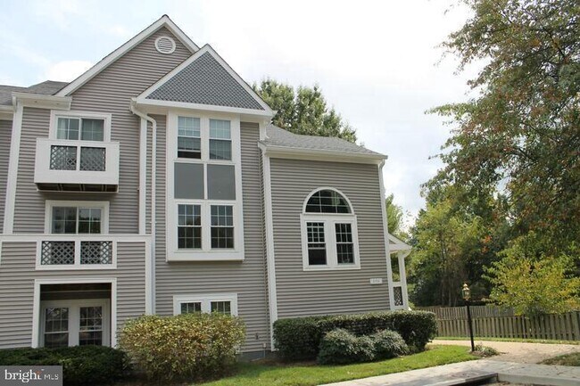 Building Photo - 12926 Grays Pointe Rd