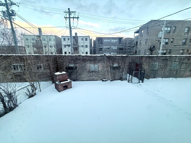 Building Photo - 7157 S East End Ave