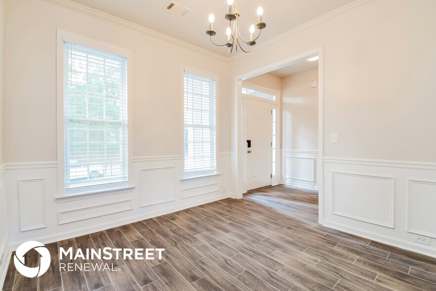 Building Photo - 8904 Crestview Cir
