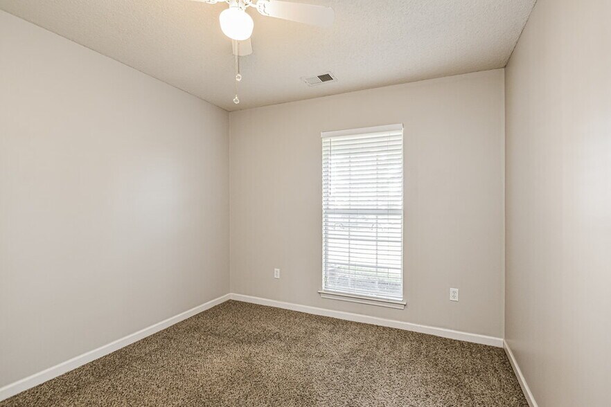 Building Photo - 2708 Baird Dr