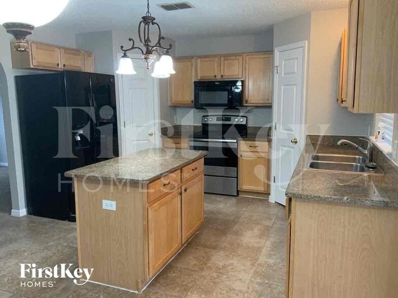 Building Photo - 618 Doe Cove Pl