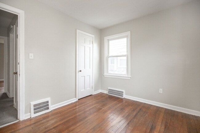 Building Photo - NEWLY RENOVATED! 3 BED, 1 BATH BEAUTIFUL  SINGLE-FAMILY HOME IN CLEVELAND!