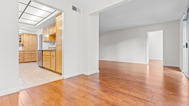 Building Photo - Beautiful Mountain Condo. 3 Bed-2Bath