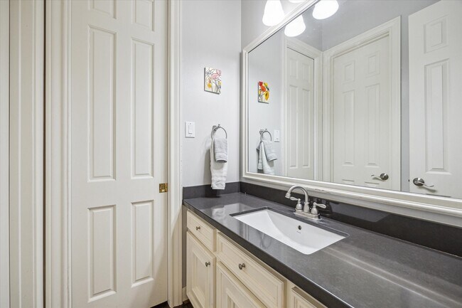 Building Photo - 13627 Ashley Run