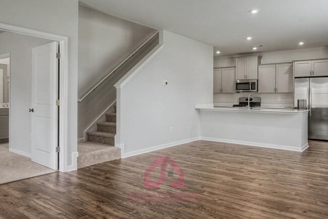 Building Photo - 378 Highline Trl