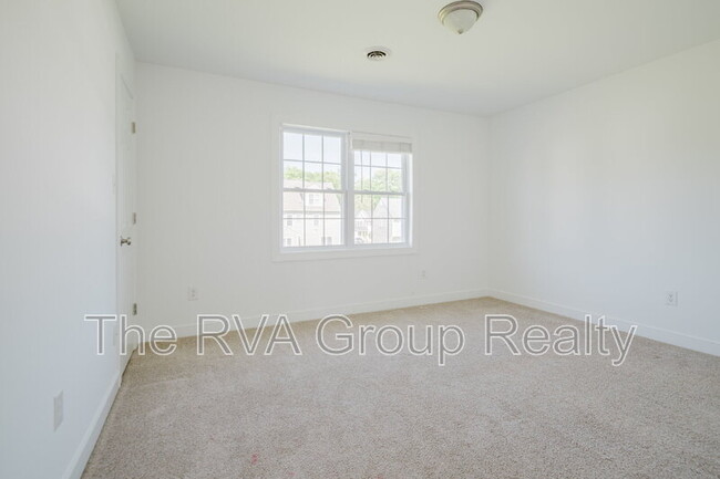 Building Photo - 4900 Lofton Dr