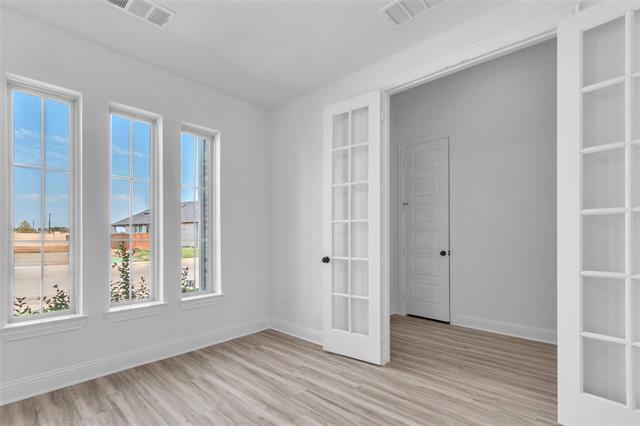 Building Photo - 2410 Thavie St