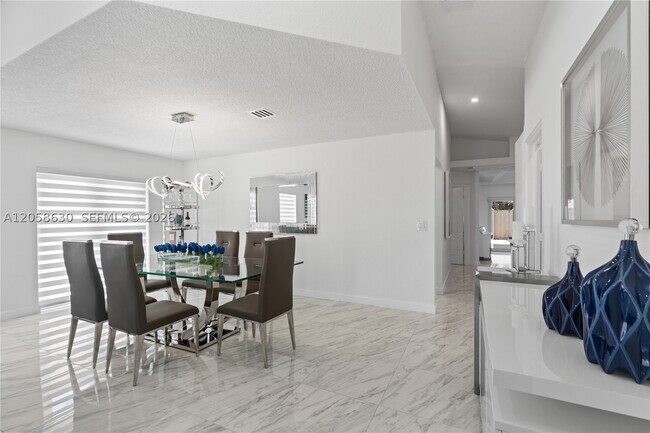 Building Photo - 8842 SW 215th Ln