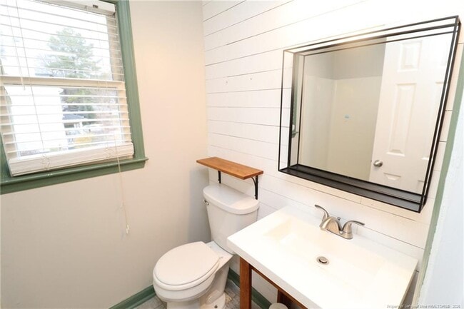 Building Photo - 2704 Thurrock Dr