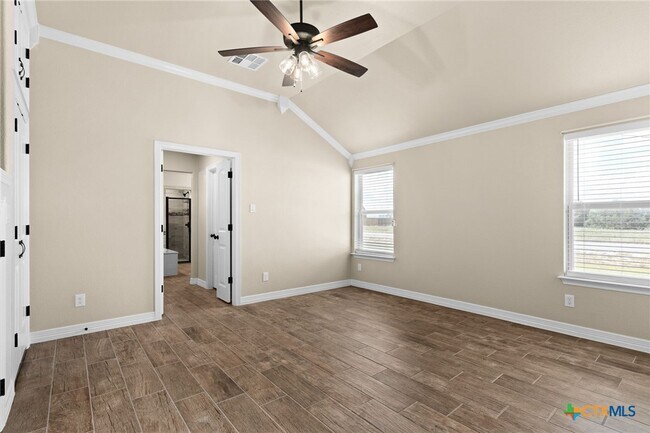 Building Photo - 300 Martin Dr