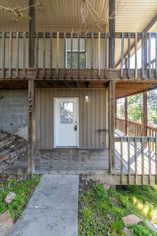 Building Photo - 628-616618628 N Cunningham Rd