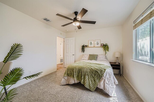 Building Photo - 2003 Erika Cove