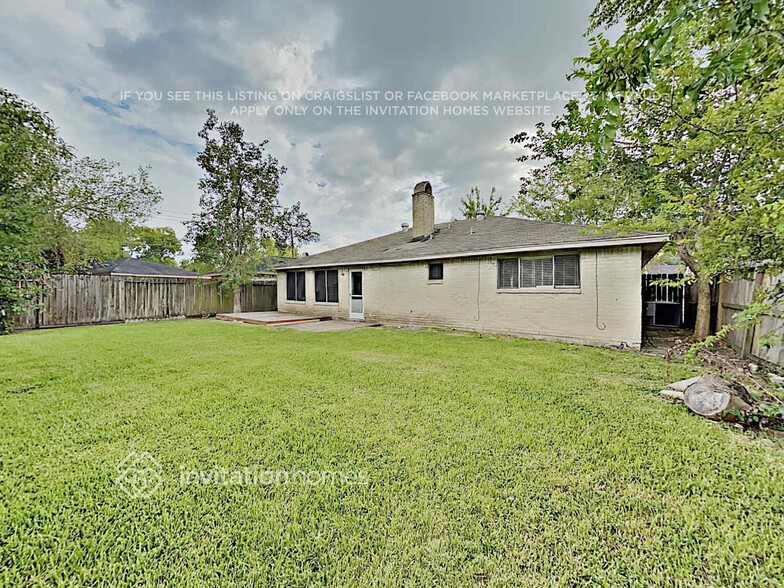 Building Photo - 16511 Forest Bend Ave