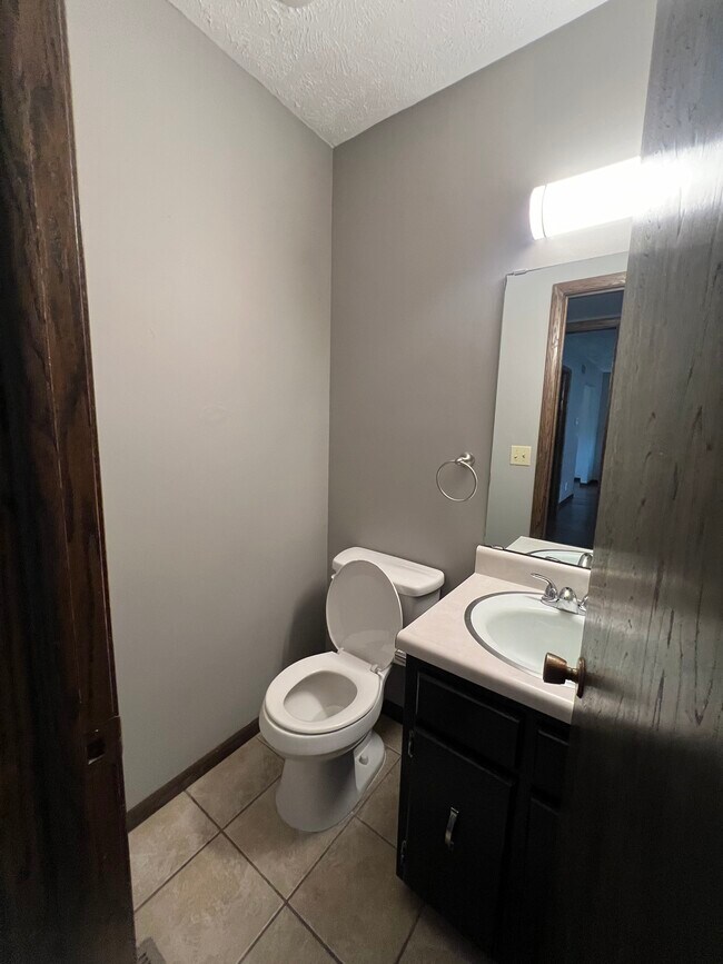 Building Photo - 5034 Meredeth St