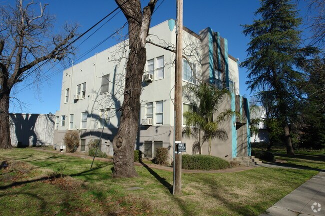 Primary Photo - 180 E 8th Ave
