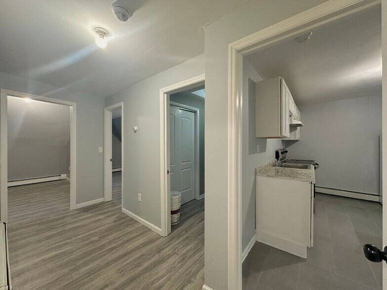 Building Photo - 163 Chambers St