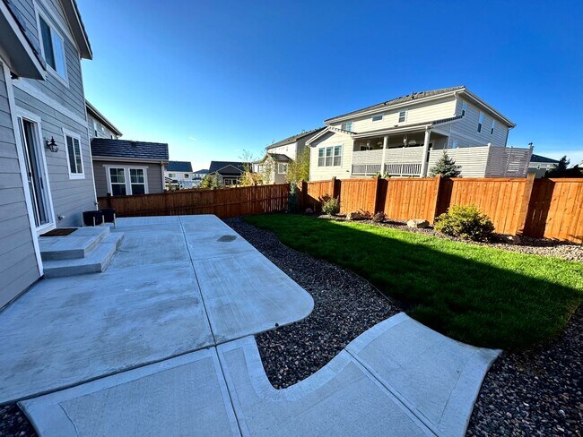 Building Photo - Meridian International 5 Bedroom 4 Bath Ho...