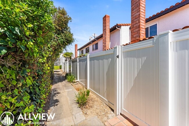 Building Photo - Coastal San Clemente Townhome with Brand New Flooring – Steps to the Beach!