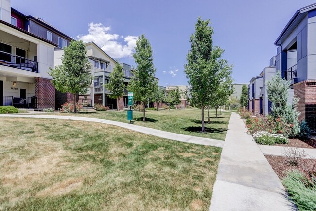 Building Photo - Two Bedroom, Two and a half bath! With Garage, Courtyard View, Stainless Appliances, Great Locati...