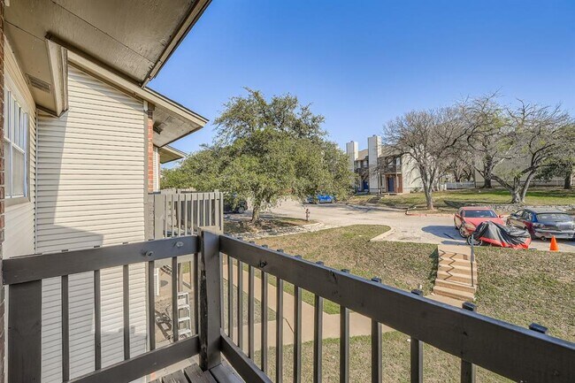 Building Photo - 1827 River Crossing Cir