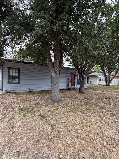 Building Photo - 737 Westchester Dr