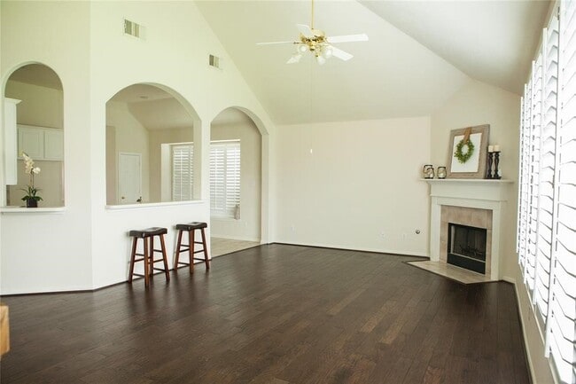 Building Photo - 3334 Worthington Dr