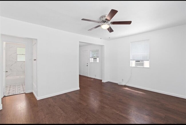 Building Photo - 8410 Elrod St