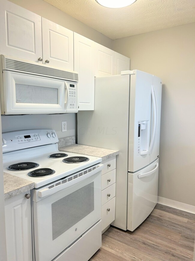 Building Photo - 6820 Axtel Dr