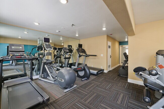 Building Photo - Catalina Gardens