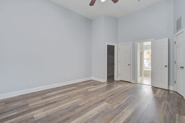 Building Photo - 4902 Lake Palmetto Ln