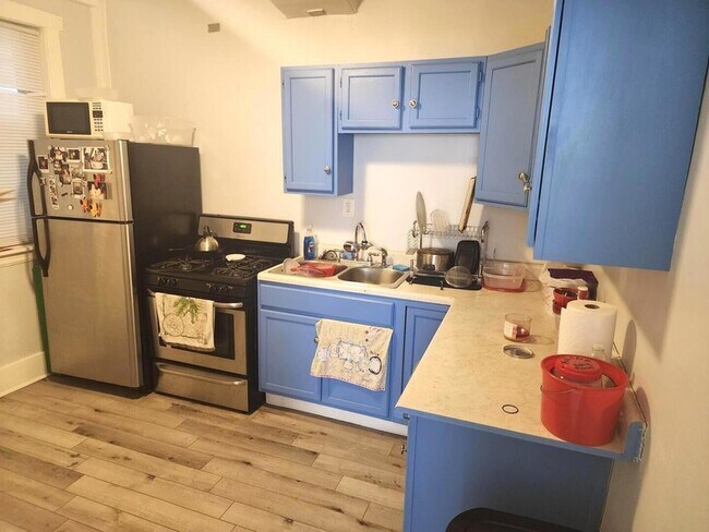 Building Photo - 3301 W Potomac Ave