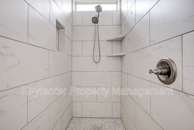 Building Photo - 15121 SE 56th St