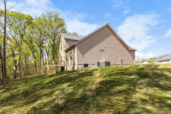 Building Photo - 1173 Black Rock Rd