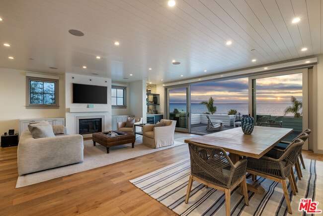 Building Photo - 703 Bayview Dr