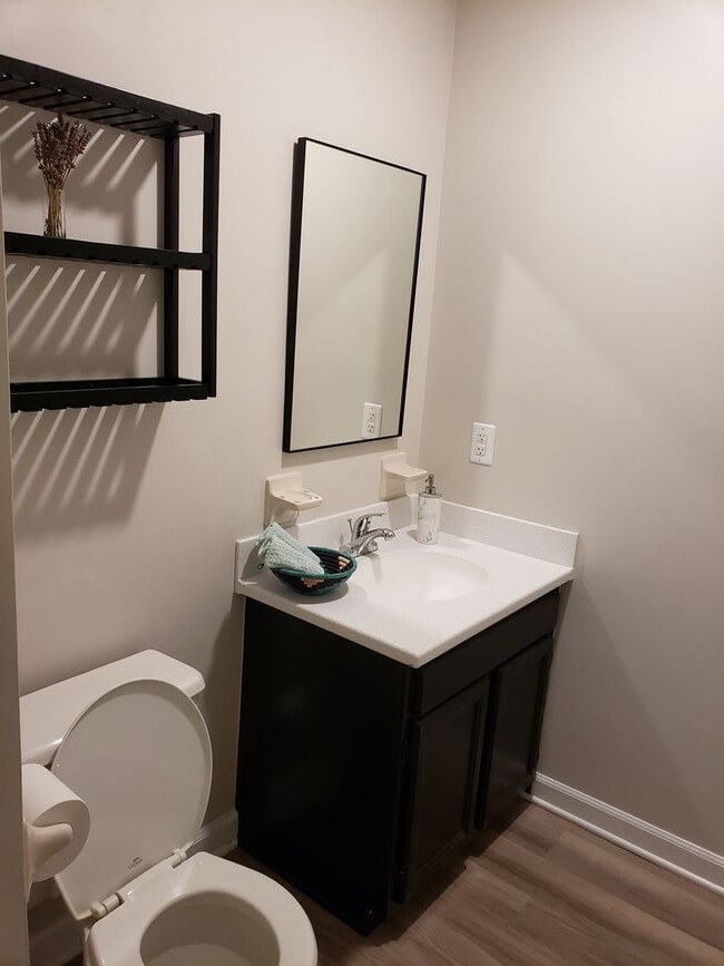 Building Photo - *4bd / 3ba Townhome near Downtown Raleigh*