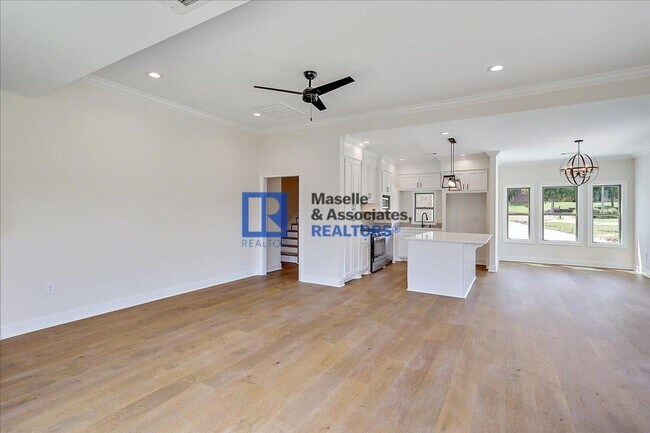 Building Photo - 206 Glen Trail