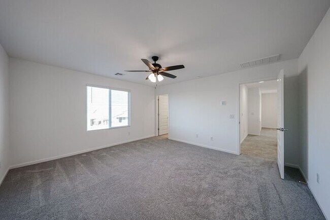 Building Photo - ONE MONTH RENT FREE!! NEW 5 BEDROOM 3 BATHROOM HOME AVILABLE FOR RENT!