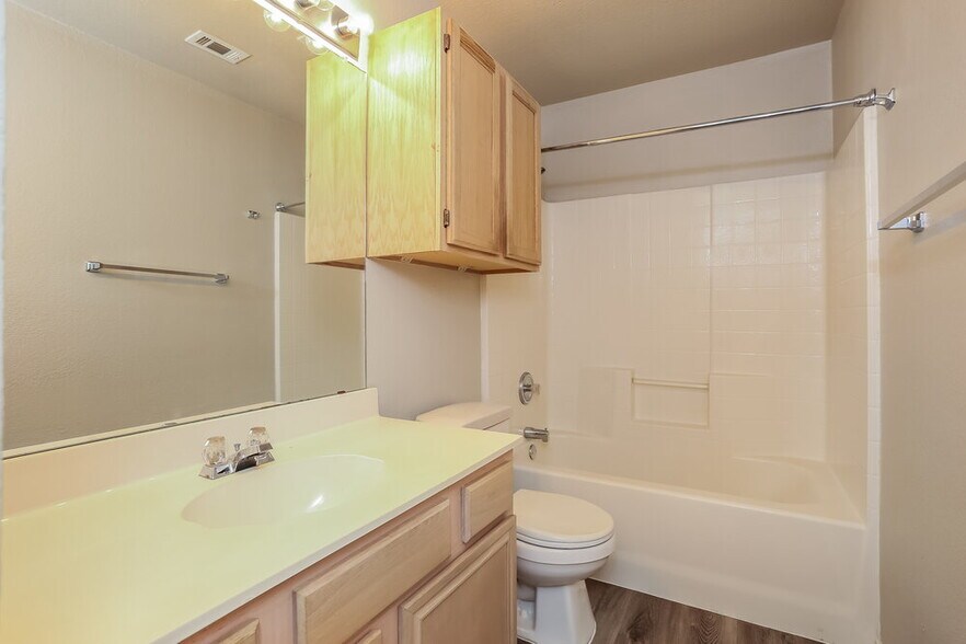 Building Photo - 522 Blueberry Hill Ln