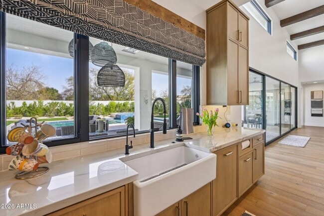 Building Photo - 9899 N 79th Way